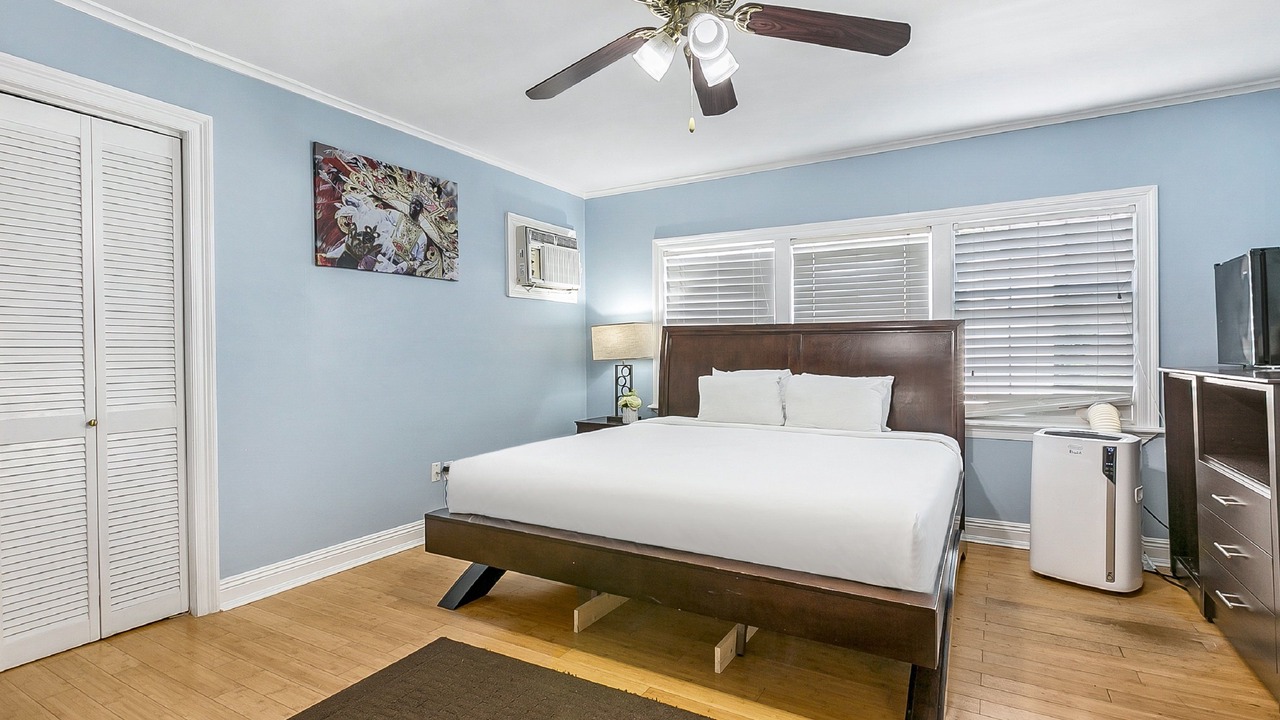 Photo of Bedroom in Mid-City