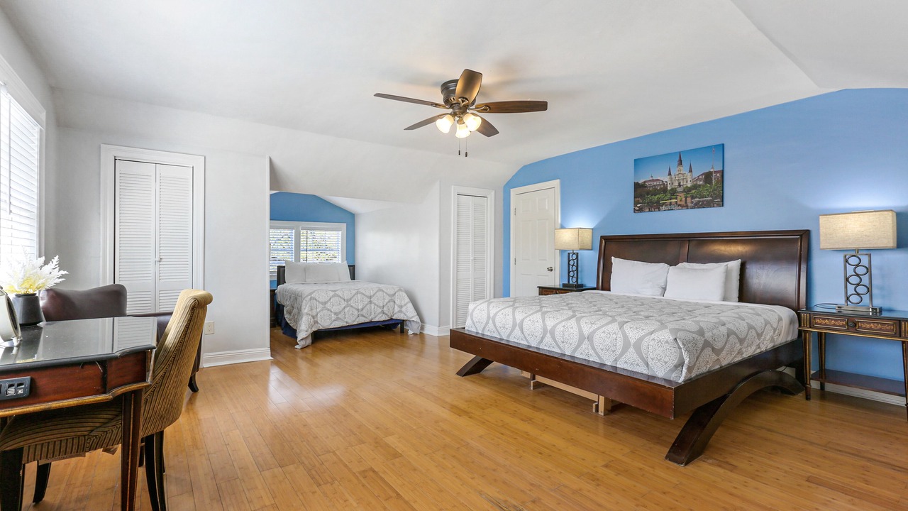 Photo of Livingroom in Mid-City