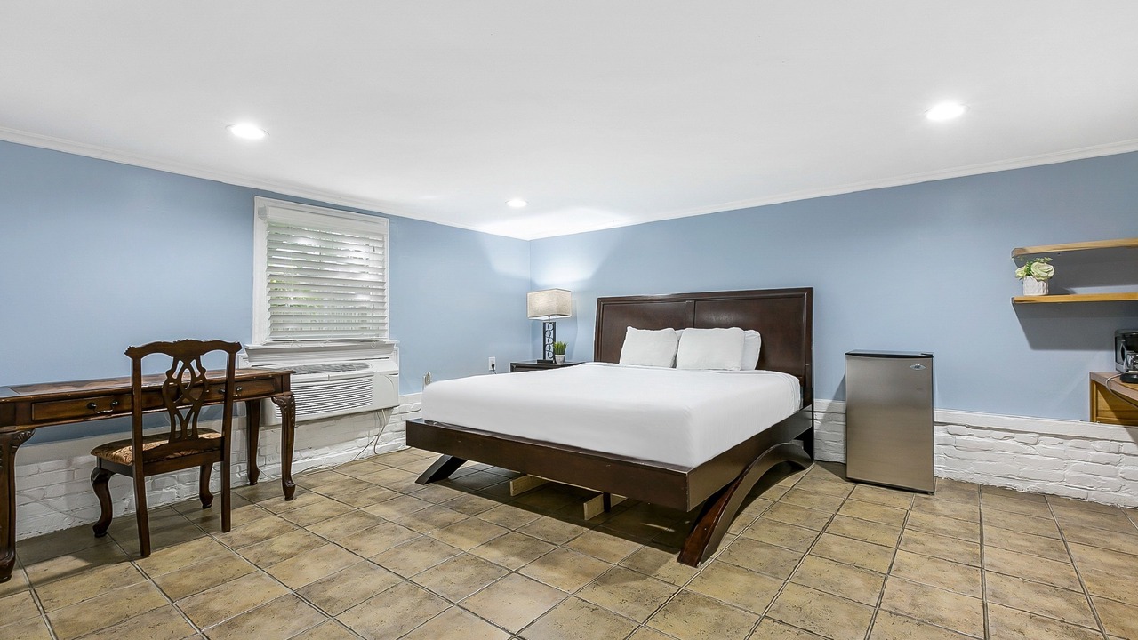 Photo of Bedroom in Mid-City