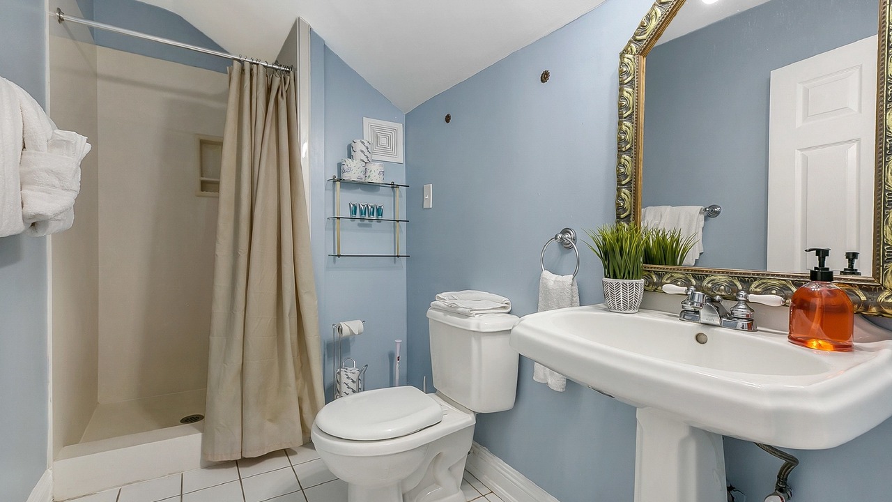 Photo of Bathroom in Mid-City
