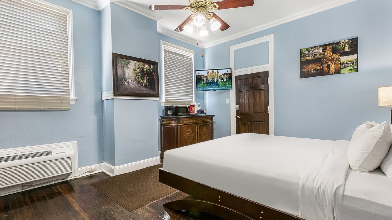 Photo of Bedroom in Mid-City