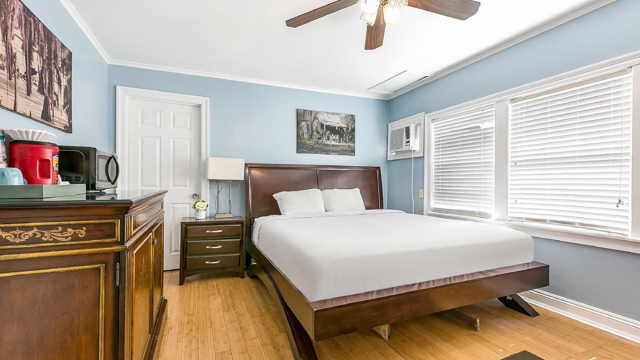 Photo of Bedroom in Mid-City