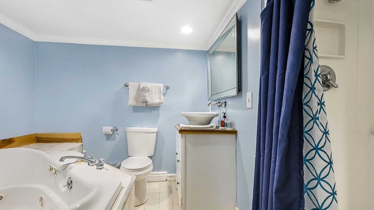 Photo of Bathroom in Mid-City