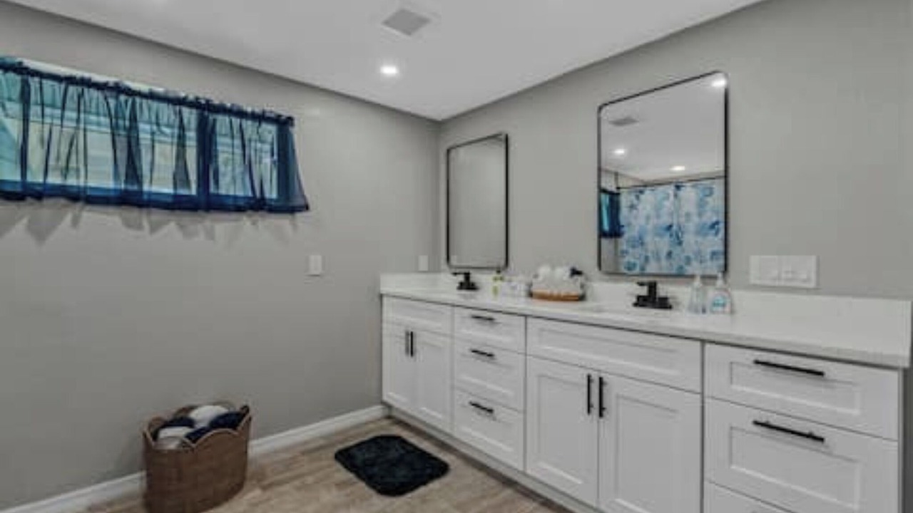 Photo of Bathroom in Englewood East