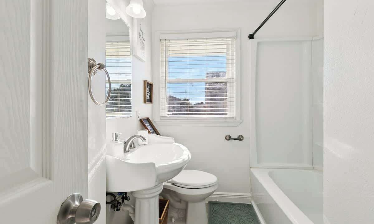 Photo of Bathroom in Arabi
