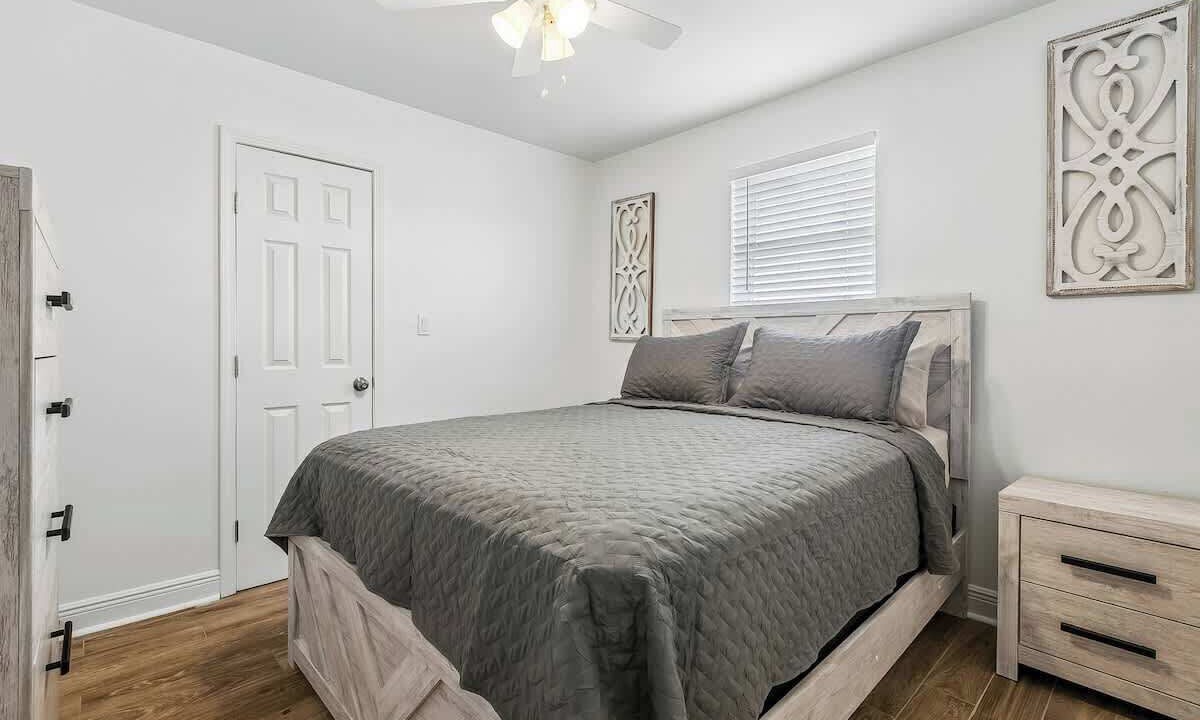 Photo of Bedroom in Violet