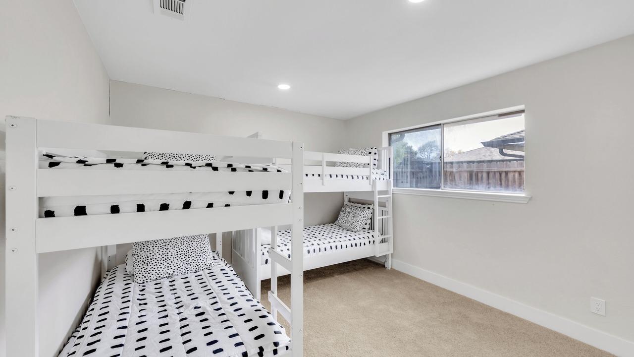 Photo of Bedroom in Garland