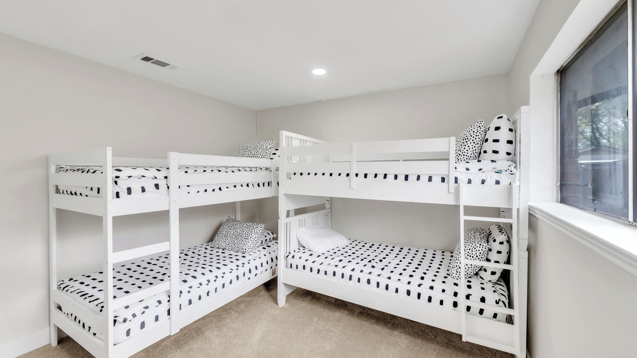 Photo of Bedroom in Garland