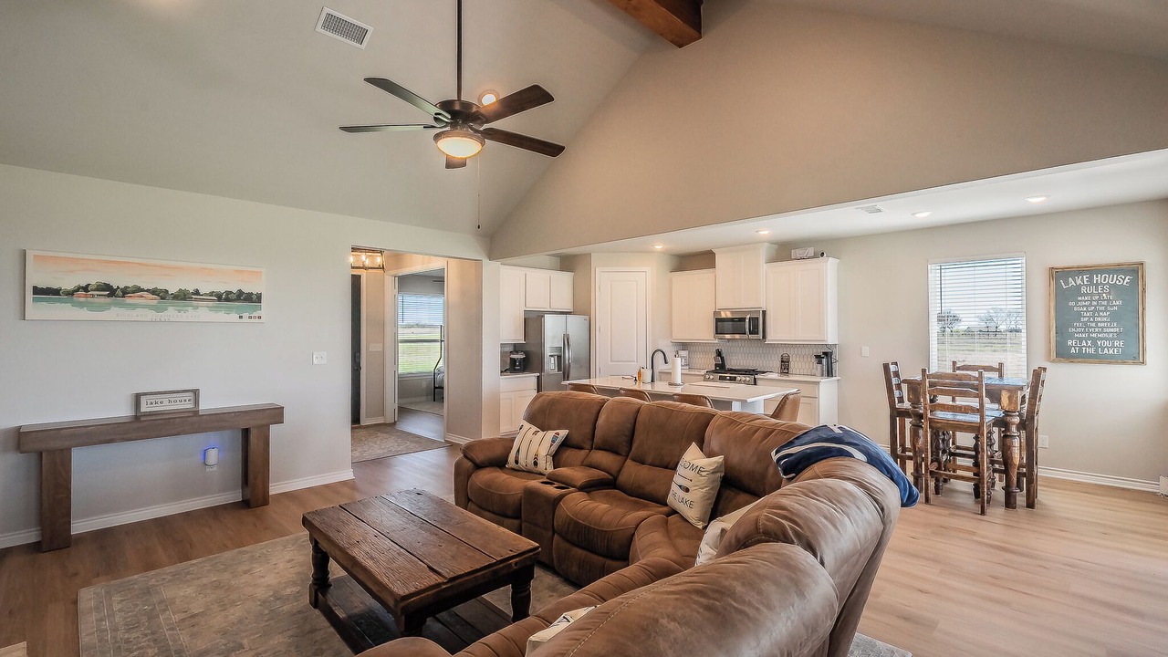 Photo of Livingroom in Eureka
