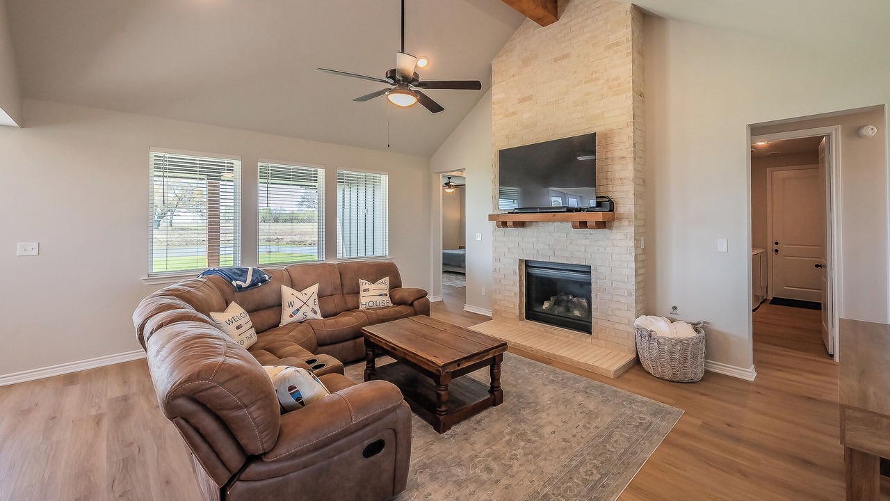 Photo of Livingroom in Eureka