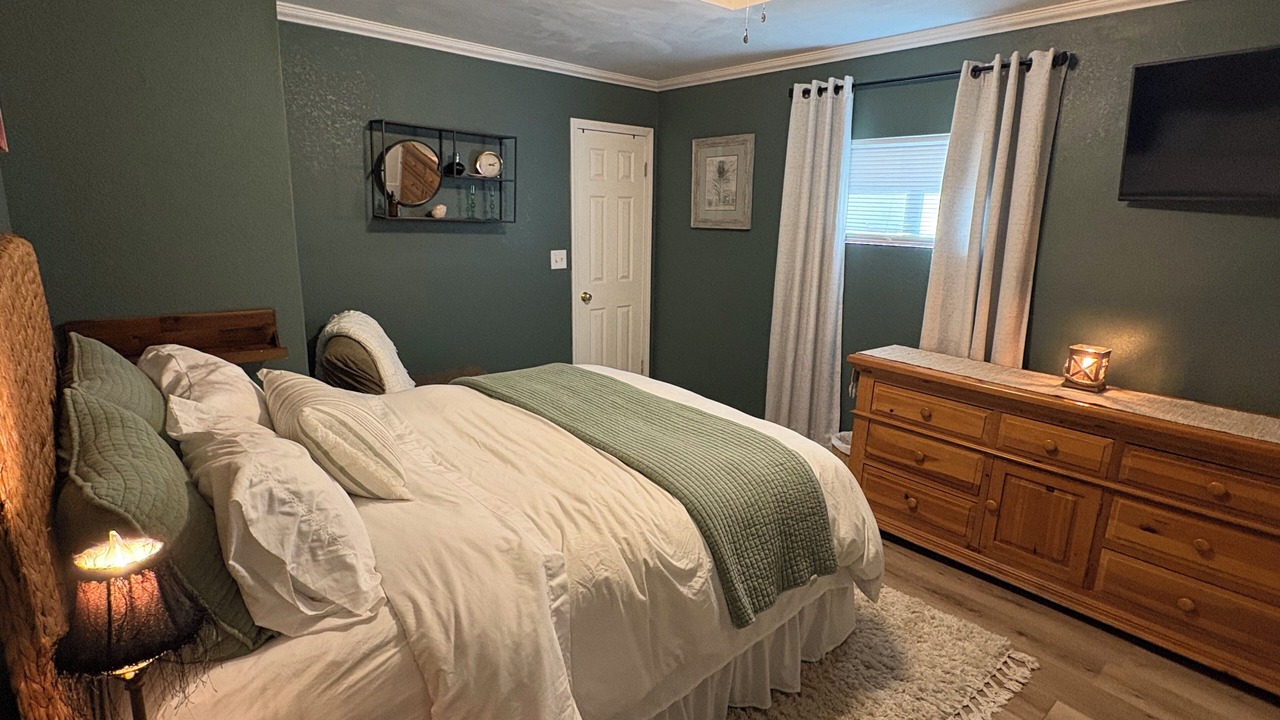 Photo of Bedroom in Gulfport