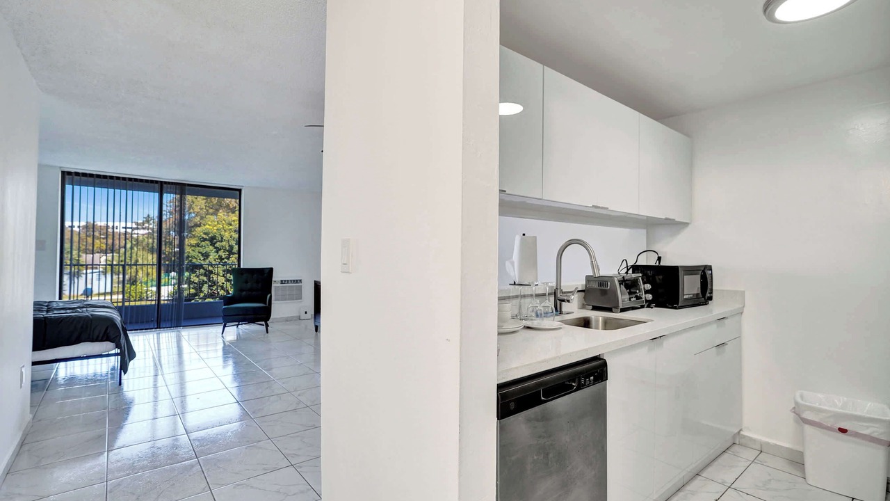 Photo of Kitchen in Golden Glades