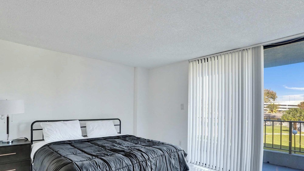 Photo of Bedroom in Golden Glades
