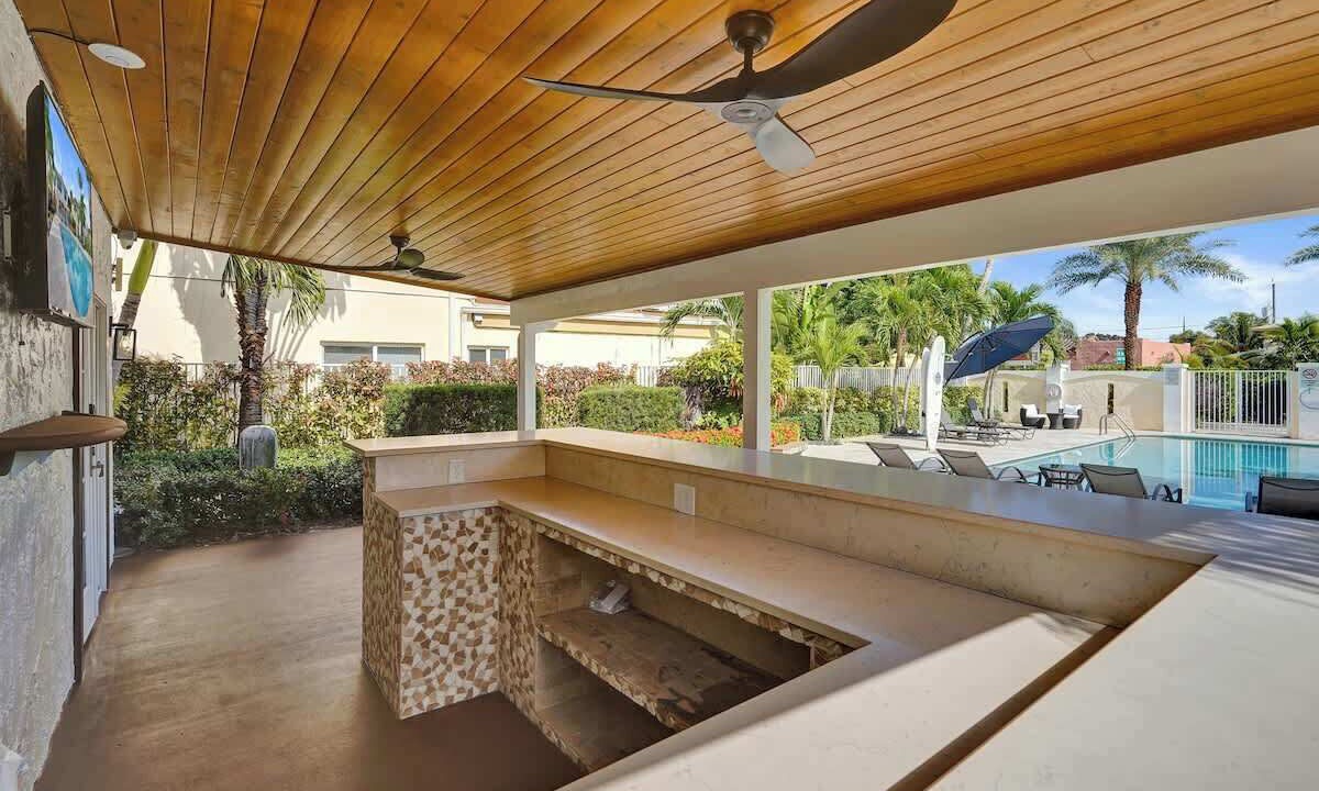 Photo of Patio Balcony in Mango Groves