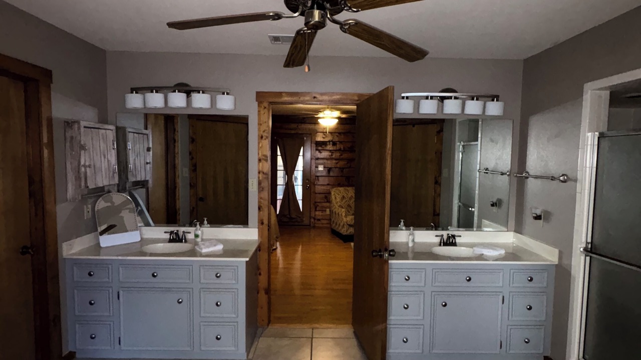 Photo of Bathroom in Streetman