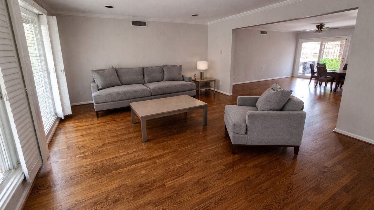 Photo of Livingroom in Preston Hollow