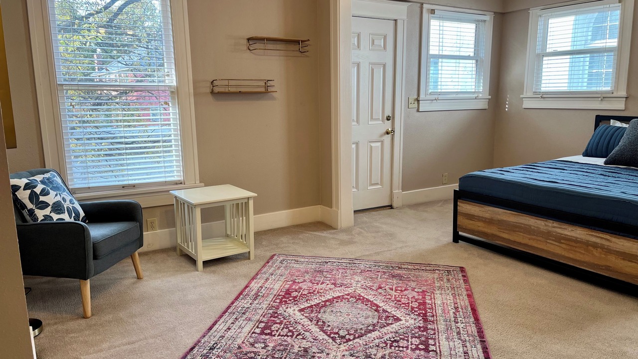 Photo of Bedroom in East of Broadway