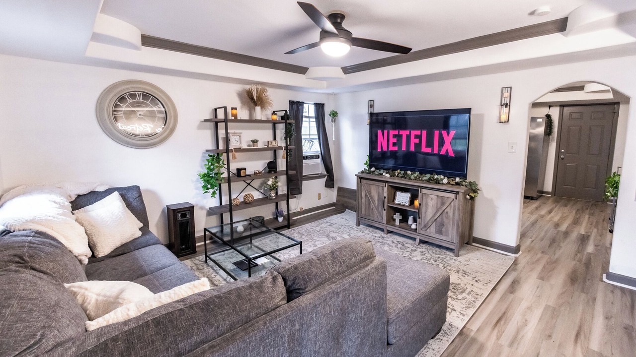 Photo of Livingroom in Tyler