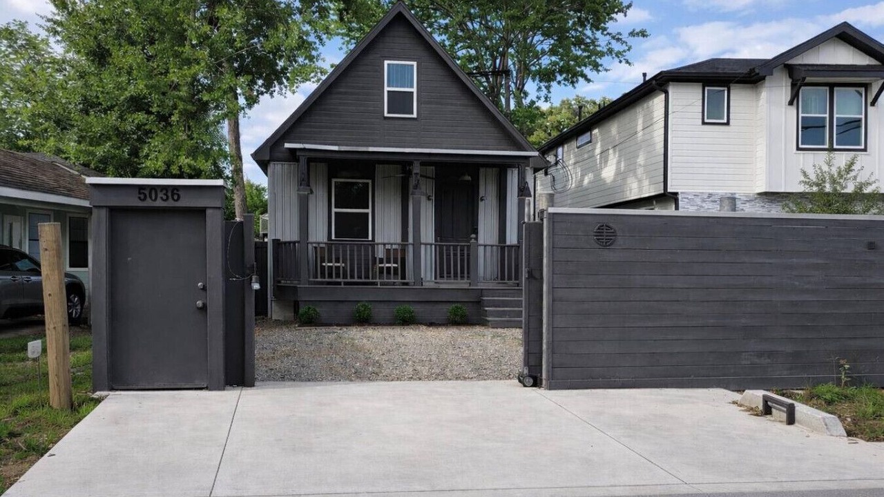Photo of Outdoor in Garden Oaks
