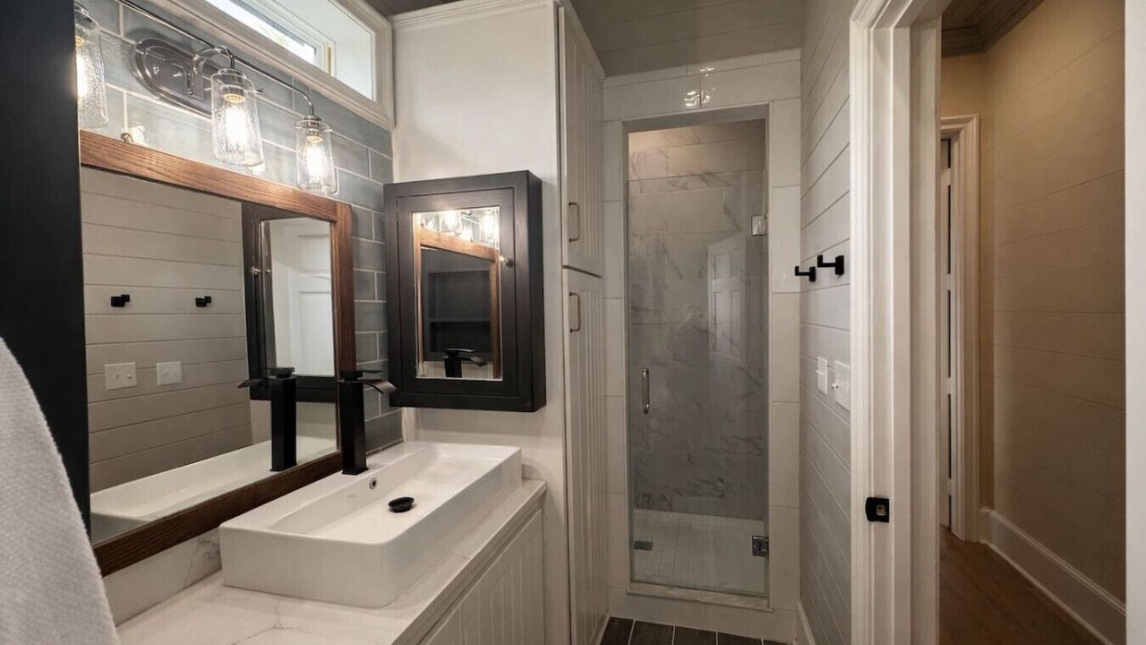 Photo of Bathroom in Garden Oaks