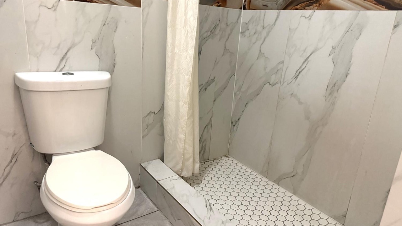 Photo of Bathroom in Greater Greenspoint
