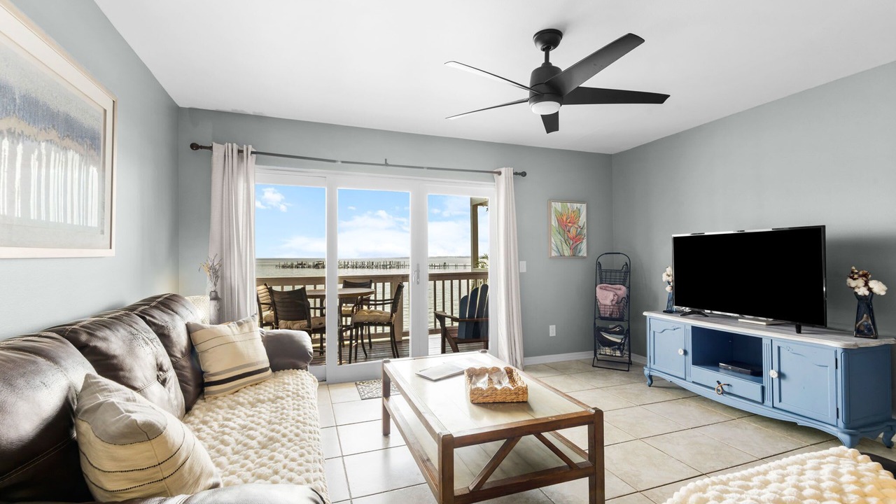 Photo of Livingroom in Innerarity Townhomes