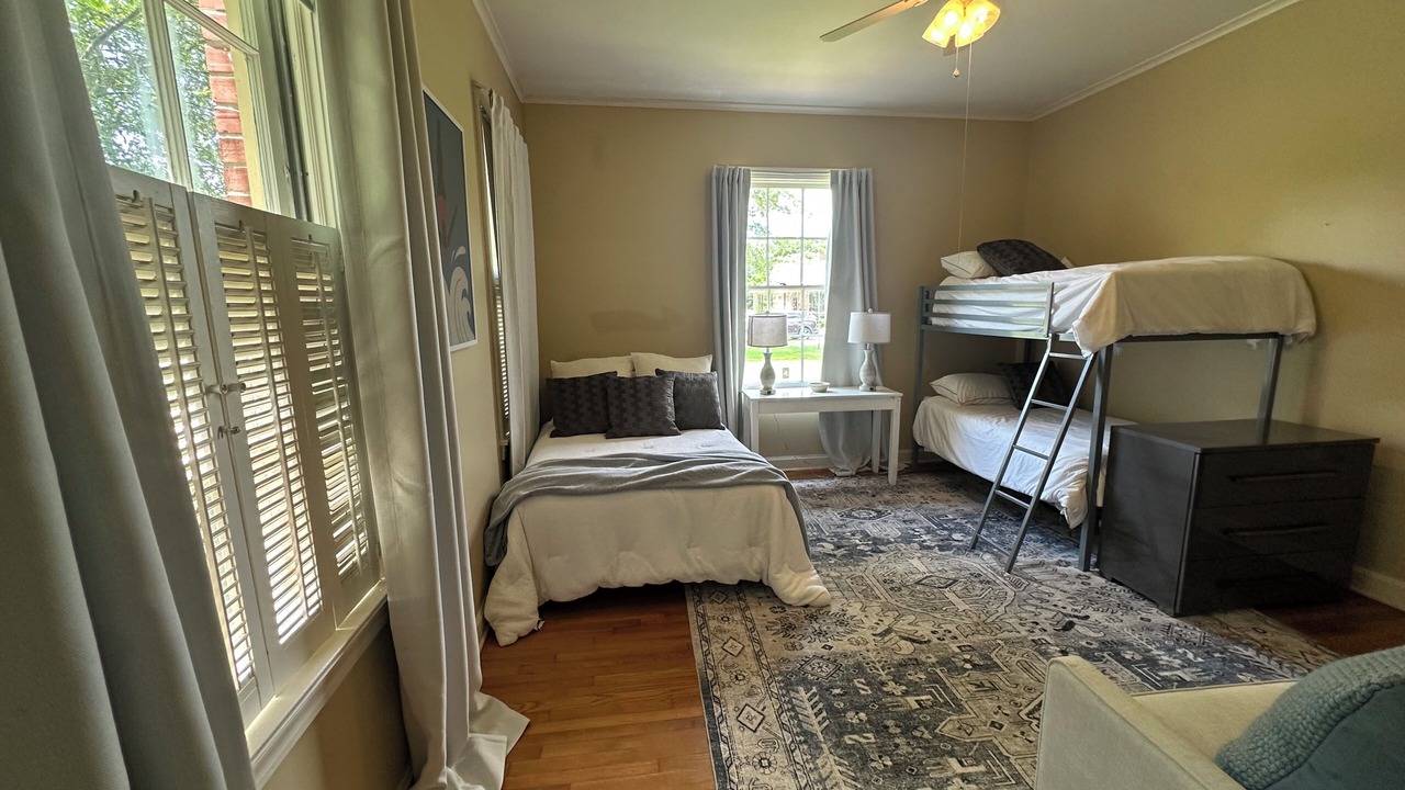 Photo of Bedroom in Greenwood