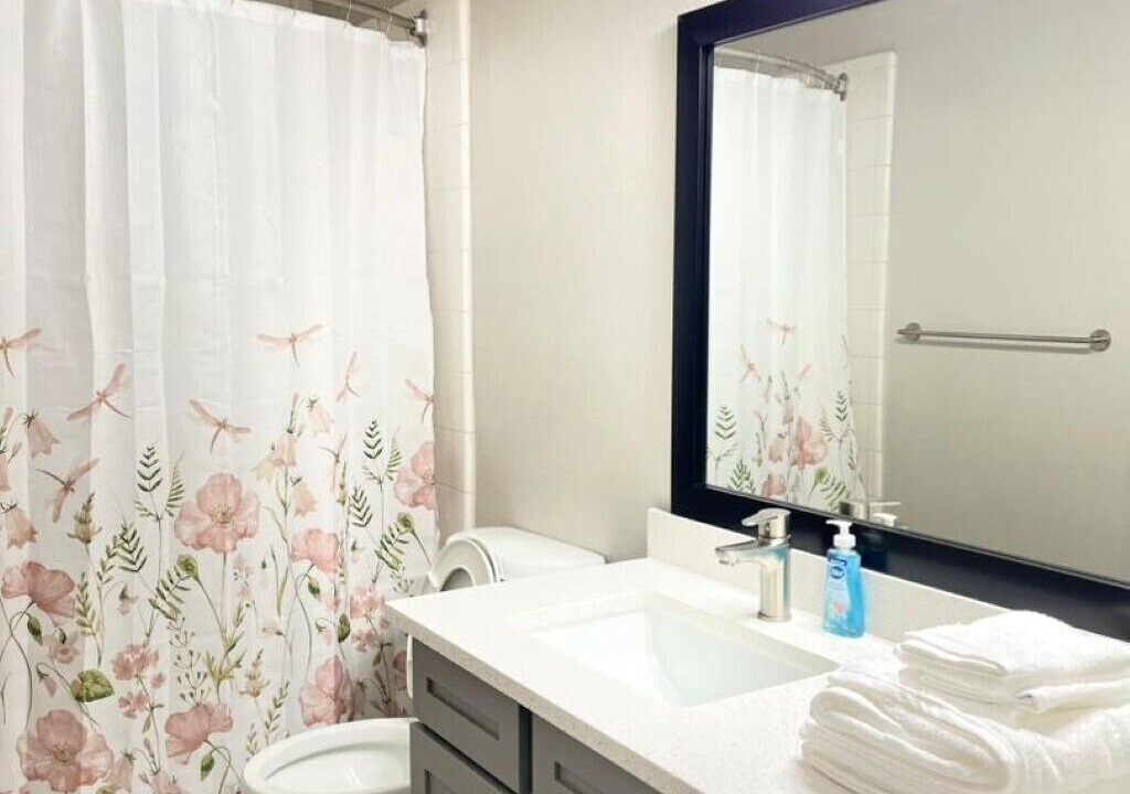 Photo of Bathroom in Alden Bridge