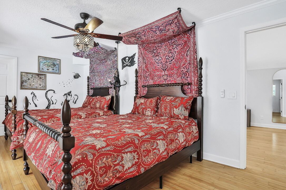 Photo of Bedroom in Tropic
