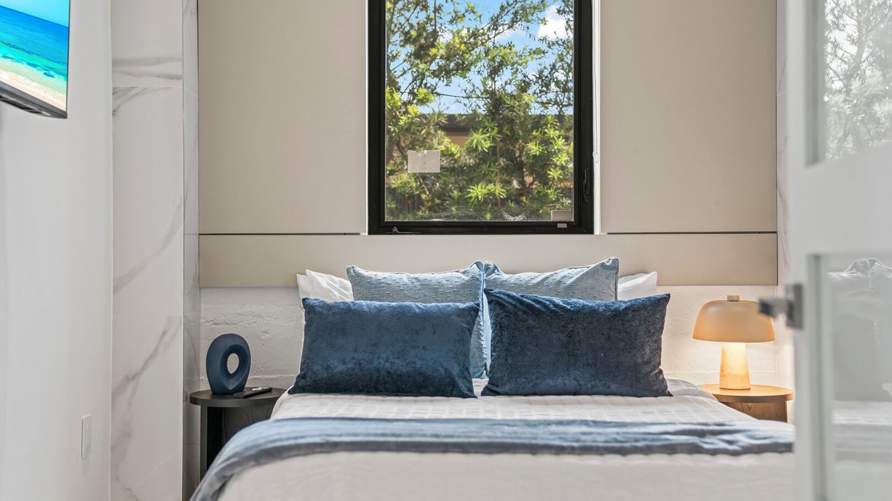 Photo of Bedroom in Ludlam