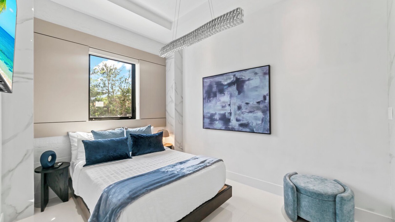 Photo of Bedroom in Ludlam
