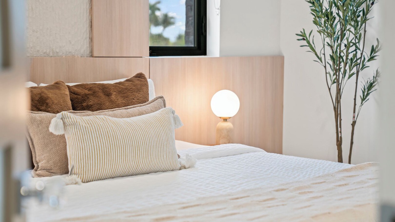 Photo of Bedroom in Ludlam