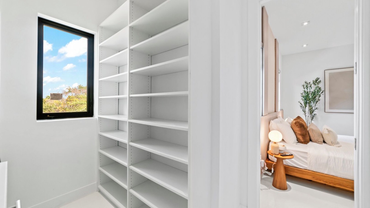 Photo of Bedroom in Ludlam