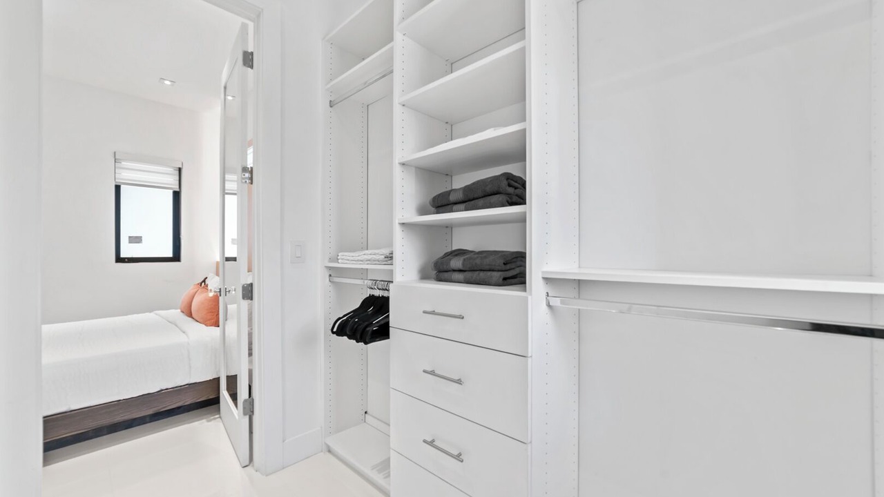 Photo of Bedroom in Ludlam