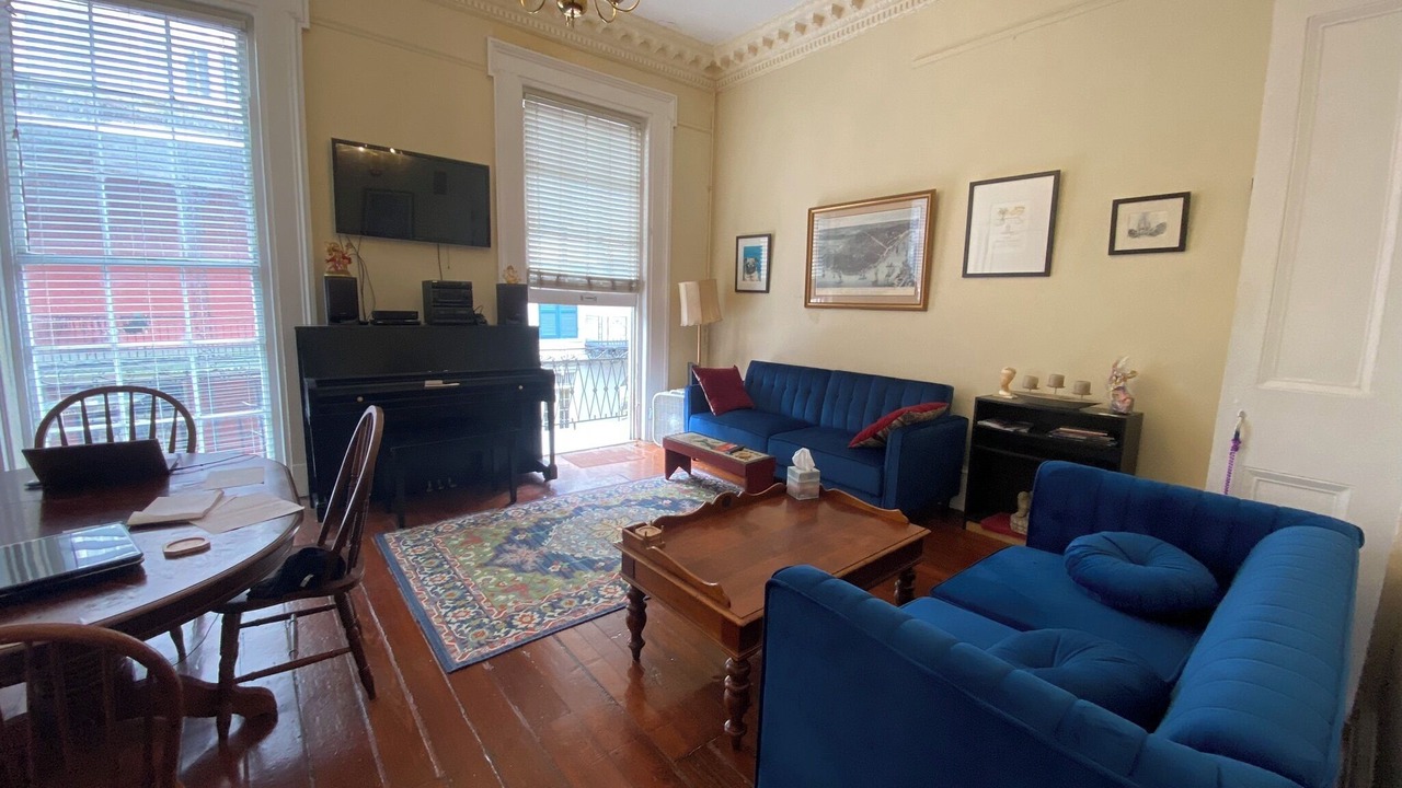Photo of Livingroom in French Quarter