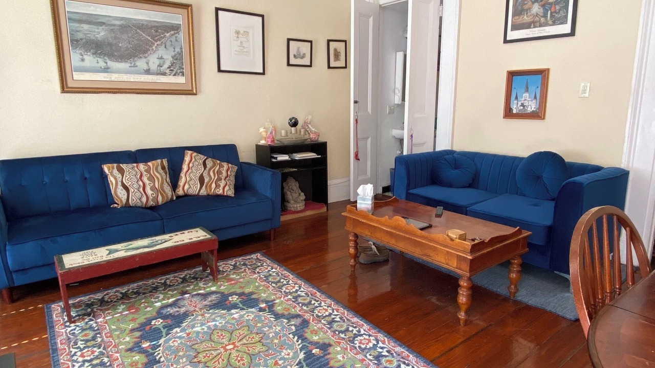 Photo of Livingroom in French Quarter