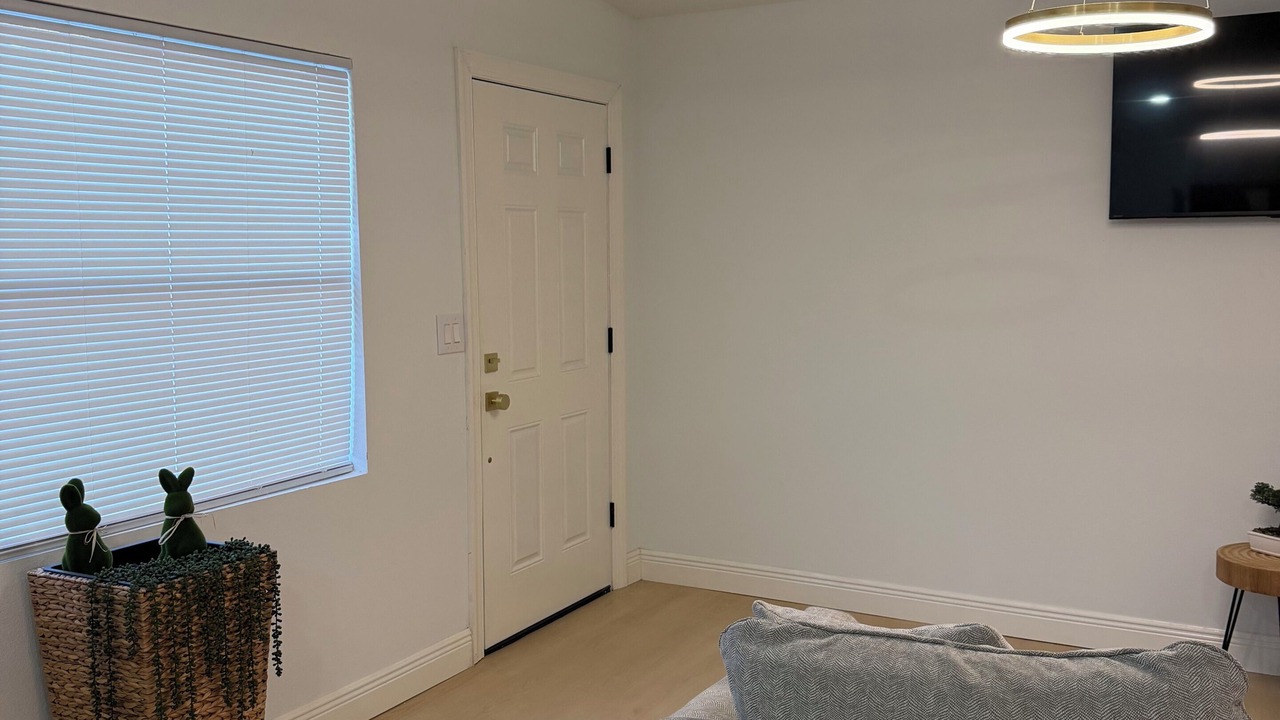 Photo of Livingroom in Pinecrest West Park