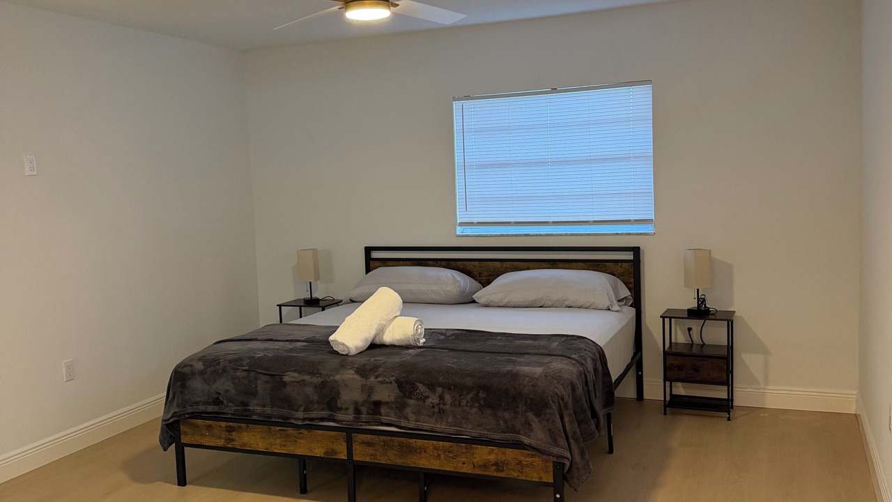 Photo of Bedroom in Pinecrest West Park