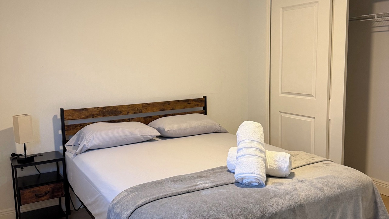 Photo of Bedroom in Pinecrest West Park