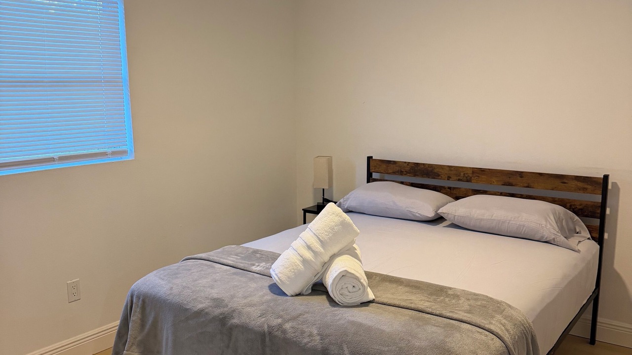 Photo of Bedroom in Pinecrest West Park