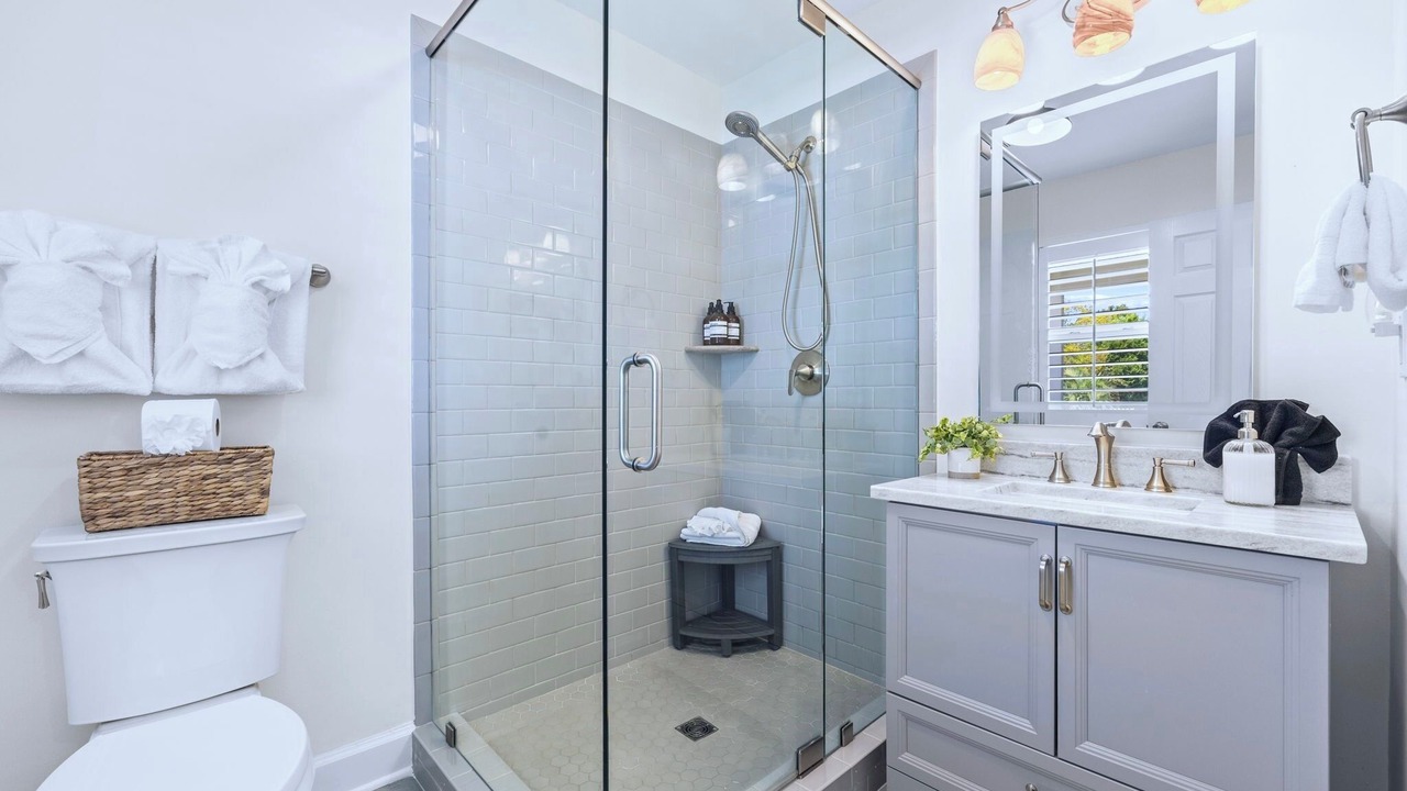 Photo of Bathroom in Clipper Cove