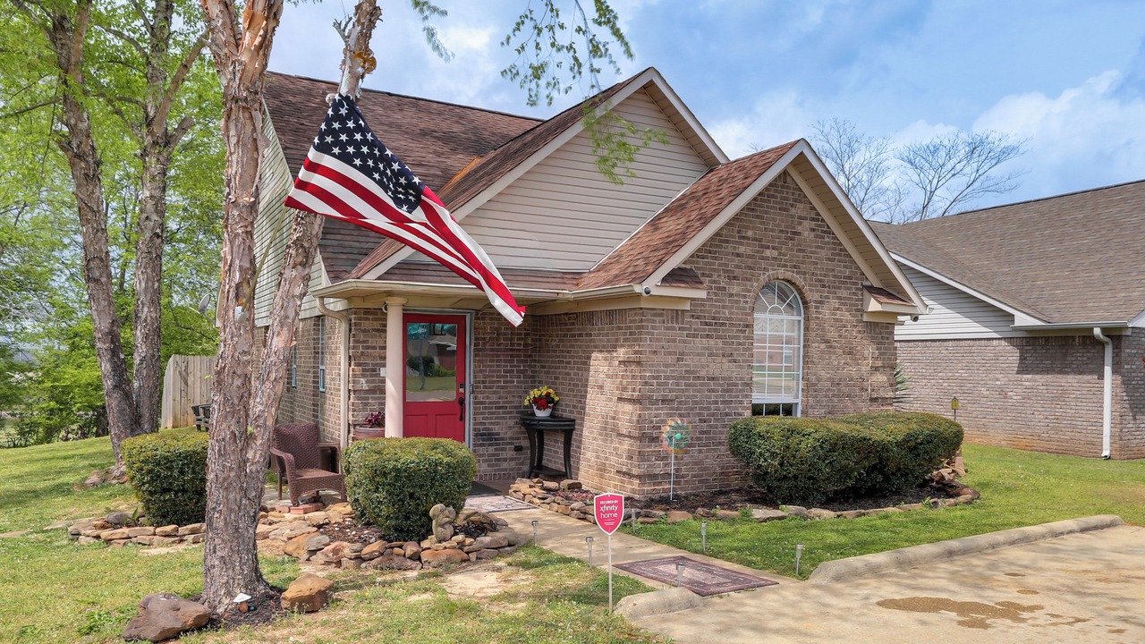 Photo of Outdoor in Tupelo