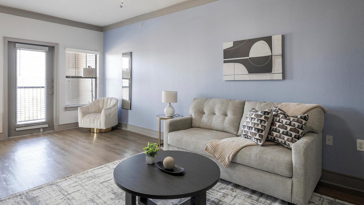 Photo of Livingroom in Northeast Carrollton