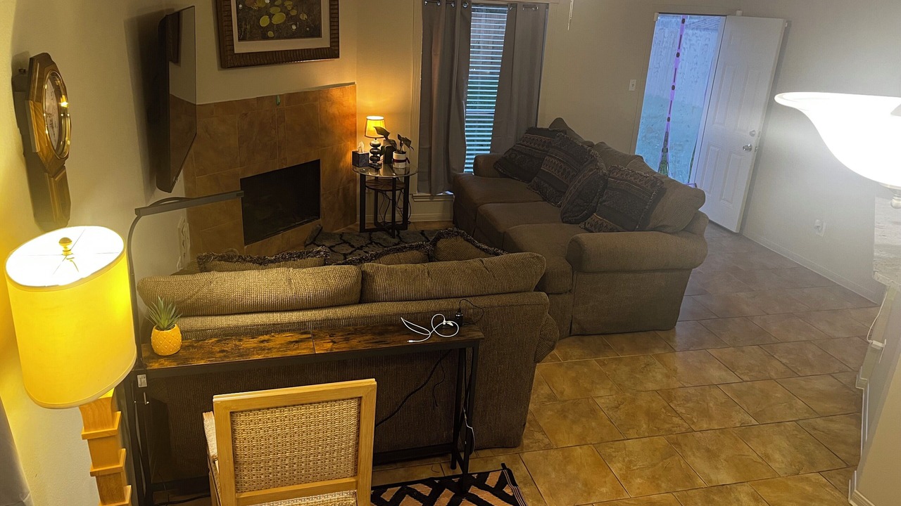 Photo of Livingroom in Channelview