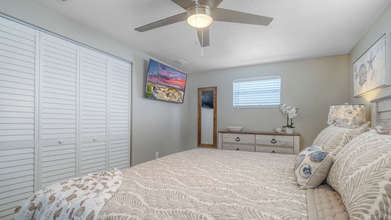 Photo of Bedroom in Signal Cove