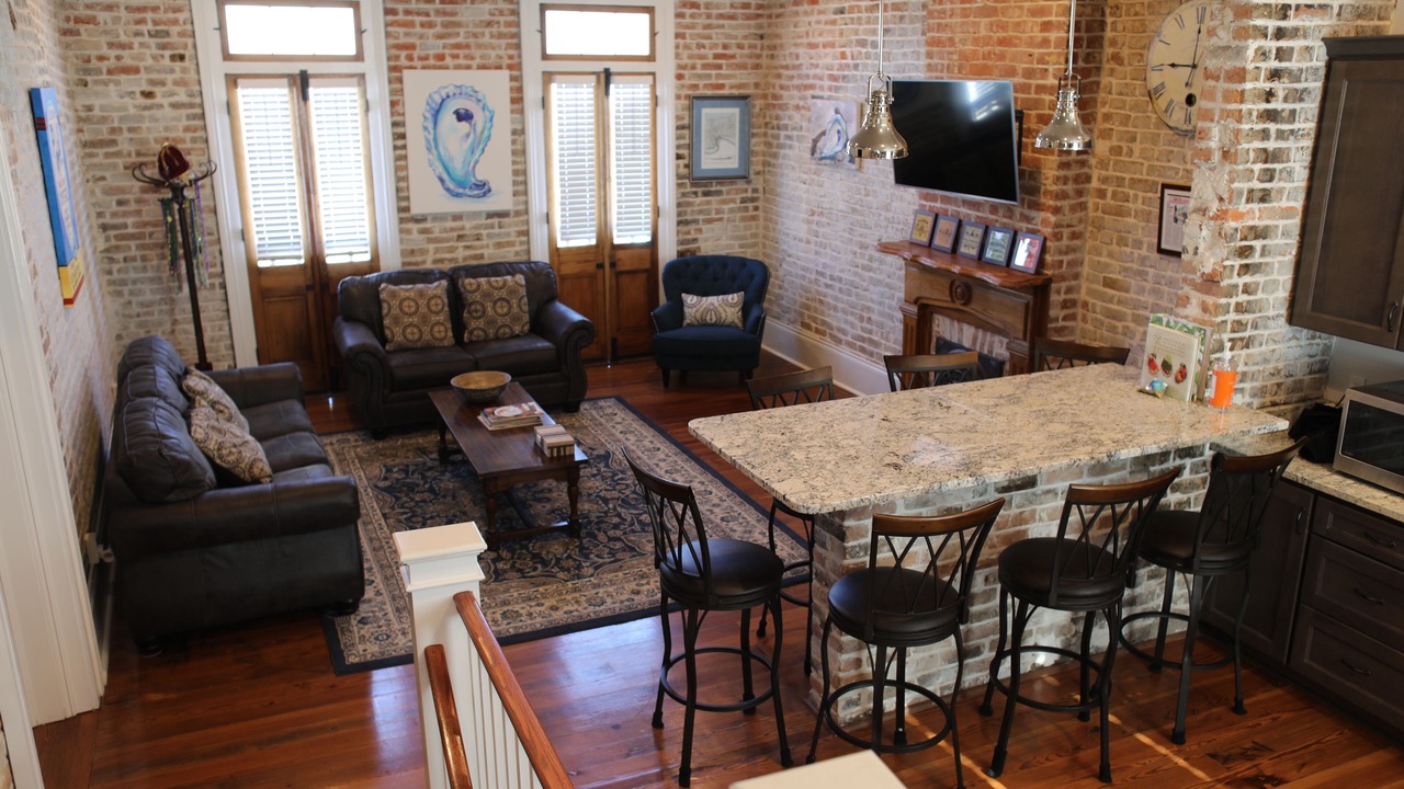 Photo of Livingroom in French Quarter