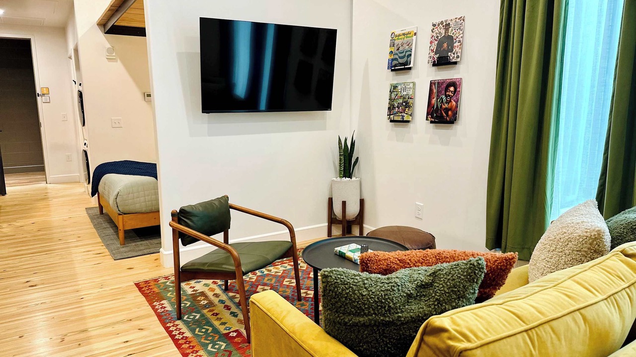 Photo of Bedroom in Central City