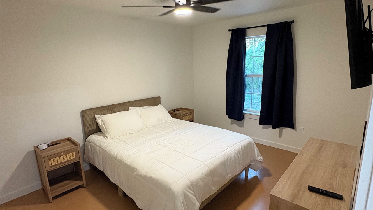 Photo of Bedroom in Sulphur