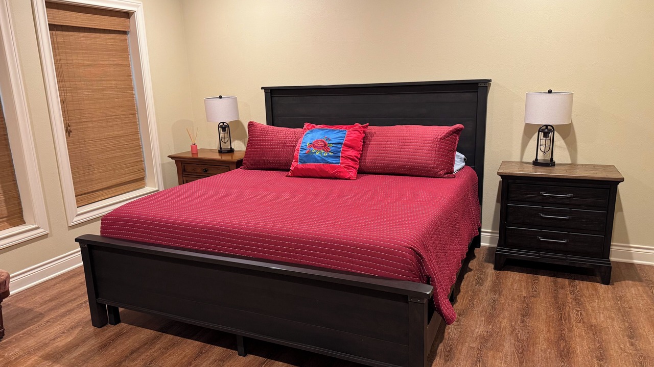 Photo of Bedroom in Holly Lake Ranch
