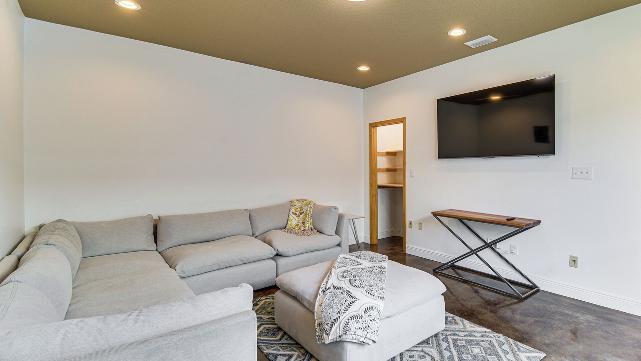 Photo of Bedroom in Ono Island